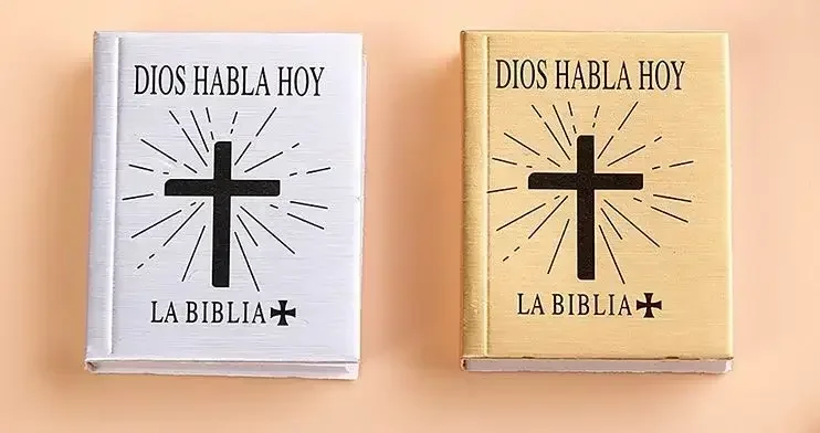 10 Stück spanische Mini-Schlüsselanhänger mit der Heiligen Bibel, katholischer christlicher Jesus-Schlüsselanhänger, Geschenk für die Erstkommunion, religiöse Party, heiliges Geschenk – Detail 7