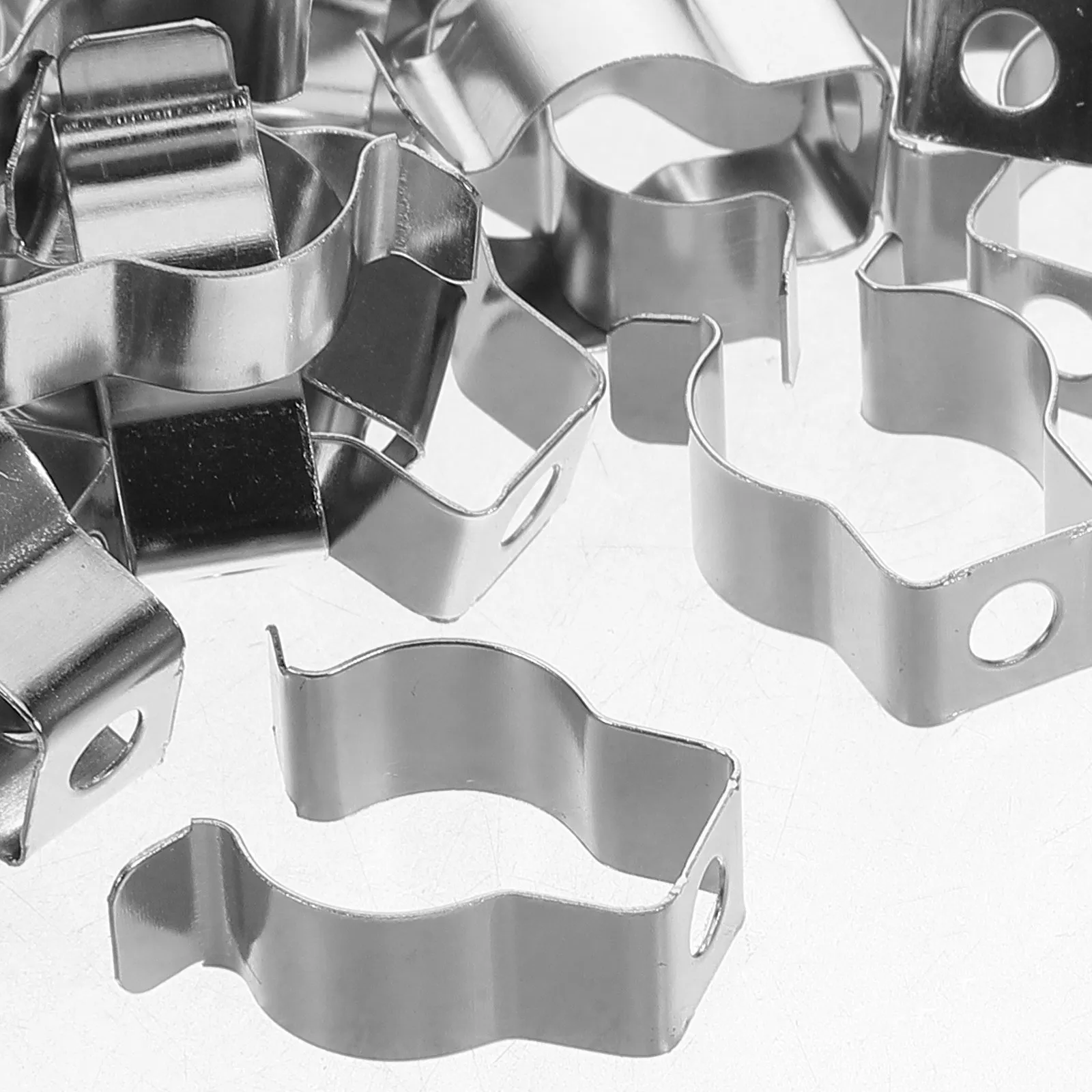 100Pcs T5 Lamp Tube Clamps Metal Fluorescent Tube Light Holder Clips 15-18Mm Diameter Secure Grip Easy Installation