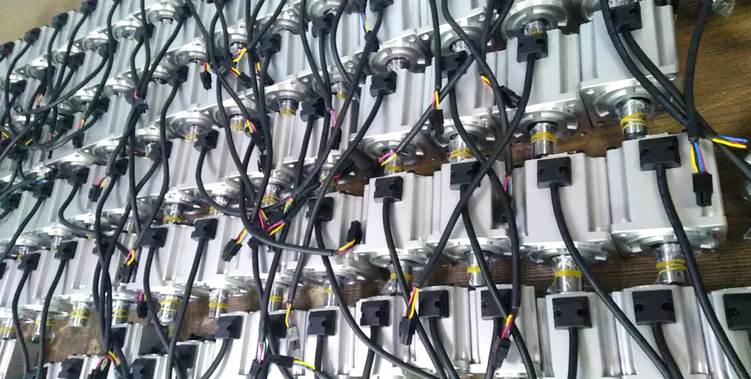 2024 Sihong Factory KA05 750W controlador de servomotor de CA trifásico con codificador incremental de 80mm 2500 líneas 220V 3000rpm 2,39nm