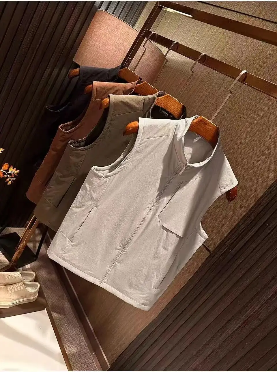 High-End Hertem Men's Business Casual Vest Zipper Milk Silk Elastic Fabric Stand Collar Jacket Outerwear Comfortable Nylon