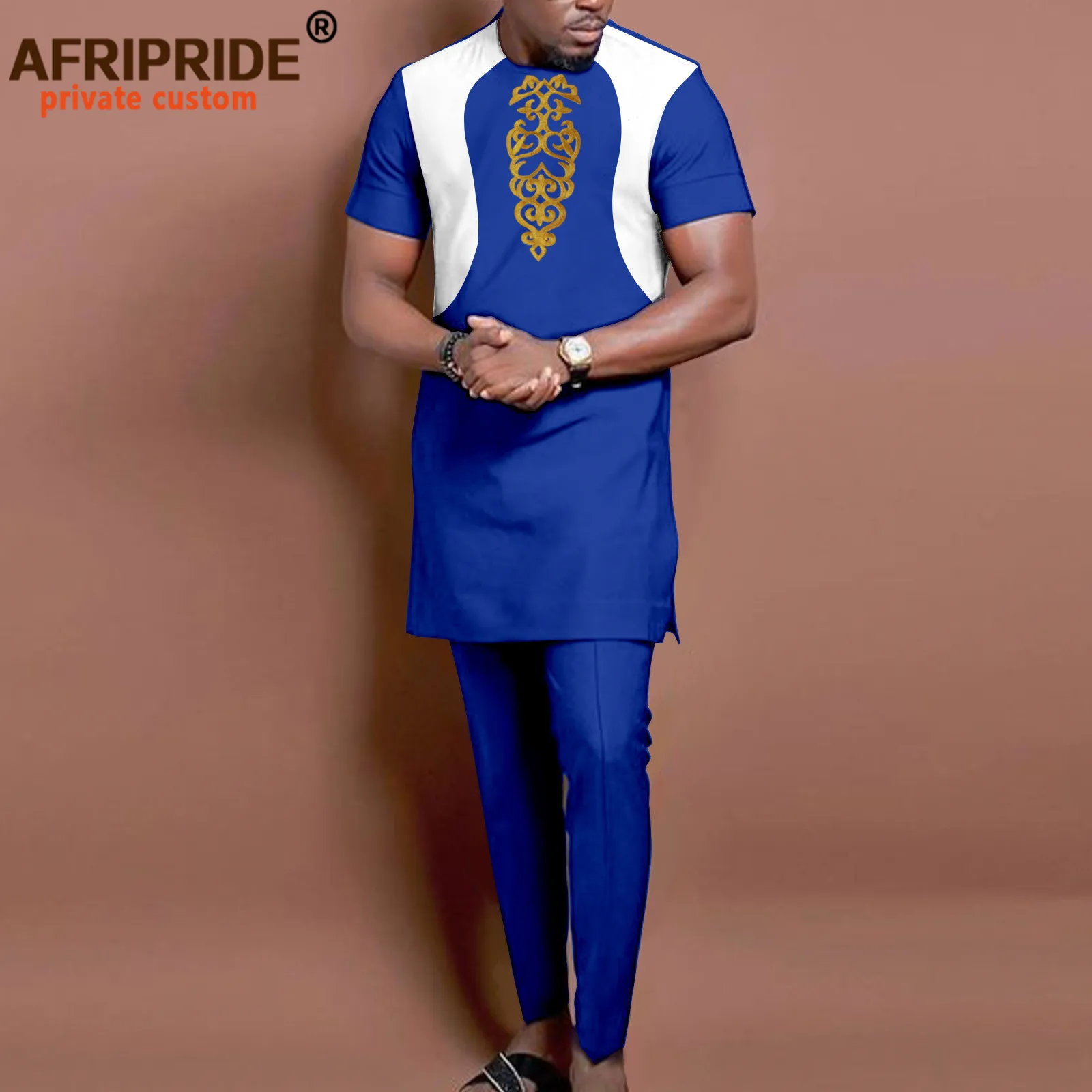 

Bazin Riche African Clothing for Men Short Sleeve Dashiki Embroidery Tops and Trousers 2 Piece Set Traditional Outfits A2216011