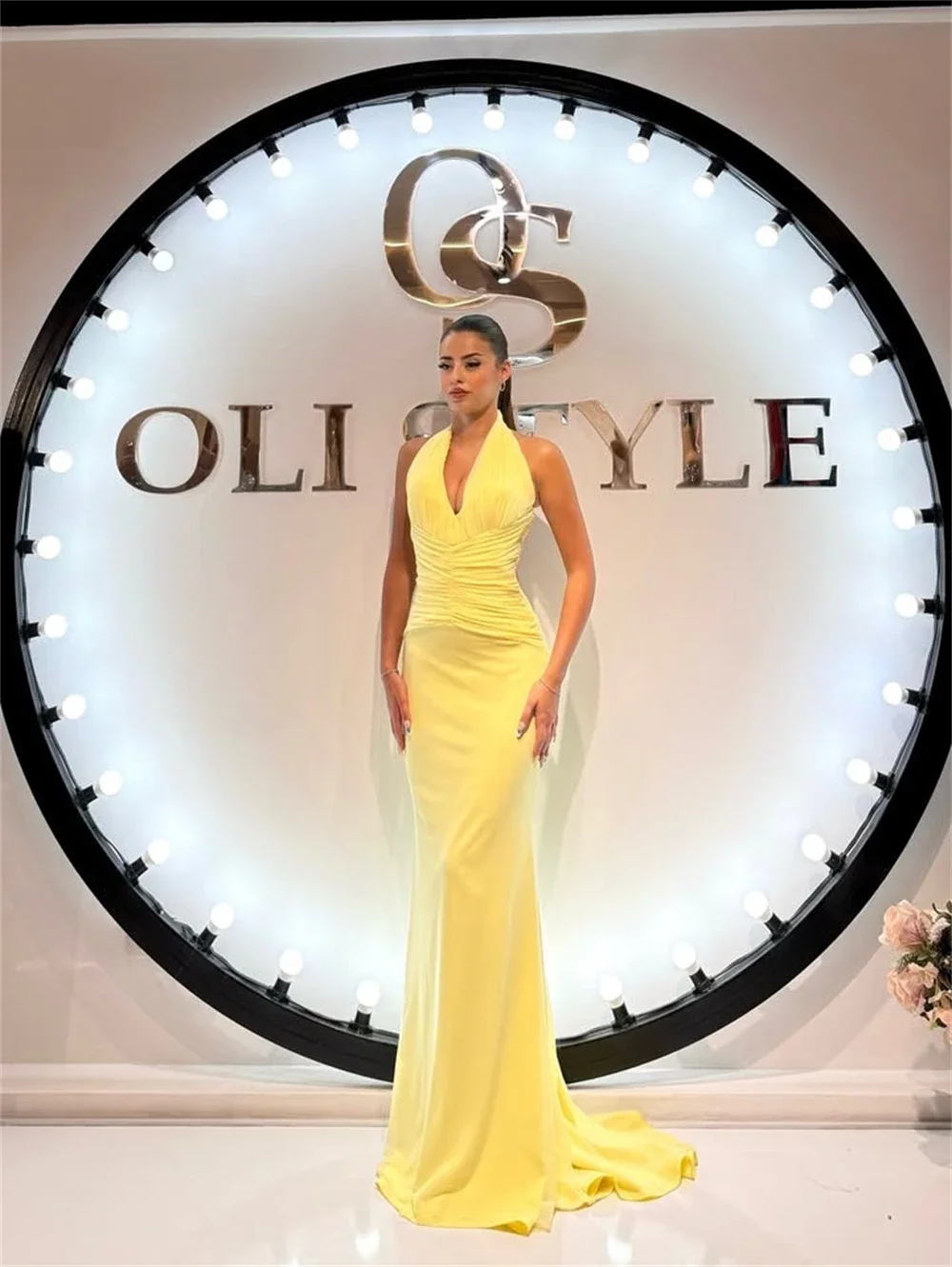 

Customized Yellow Mermaid Halter Neck Prom Dresses Tiered Ruffle Vestidos De Noche Floor-Length Formal Evening Dress