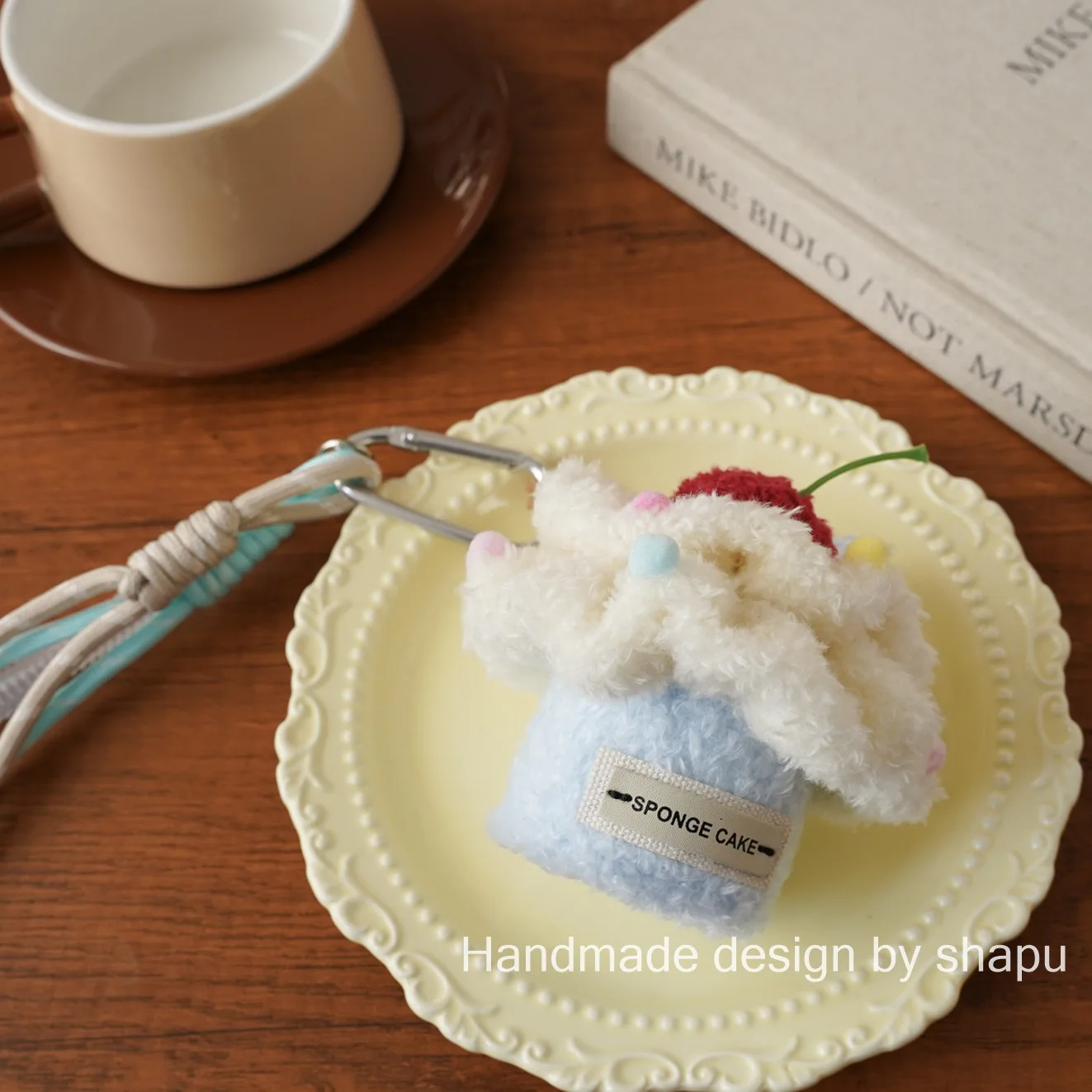 Korean Plush Cute Cherry Cake Hamburger Ice Cream Keychain Cartoon Sweet Simulation Dessert Fluffy Bakcpack Soft Pendant Keyring