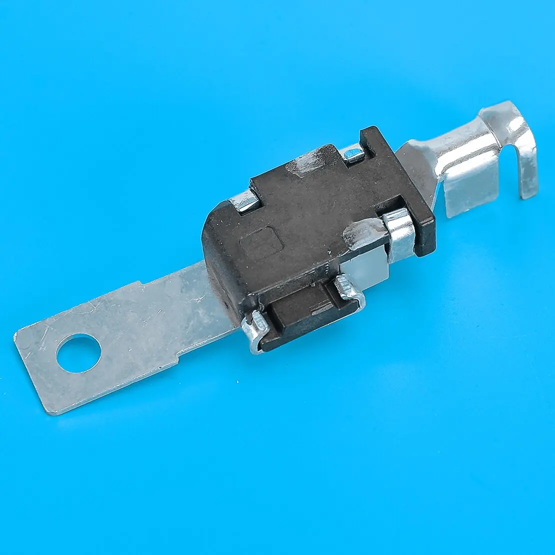 

Positive Battery Cable Fuse Head Connector Fit for Volvo S80L S60 XC60 V60 Land Rover Range Rover Evoque Discovery 2 3 4