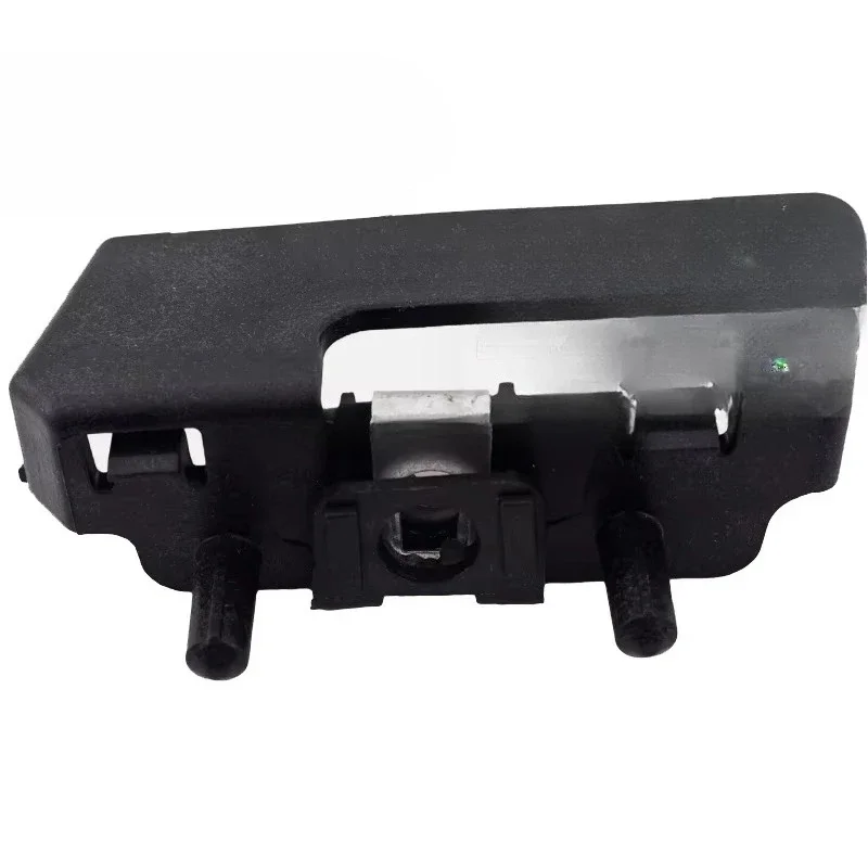 

A set of 2 safety lever bracket holders for stamping trucks