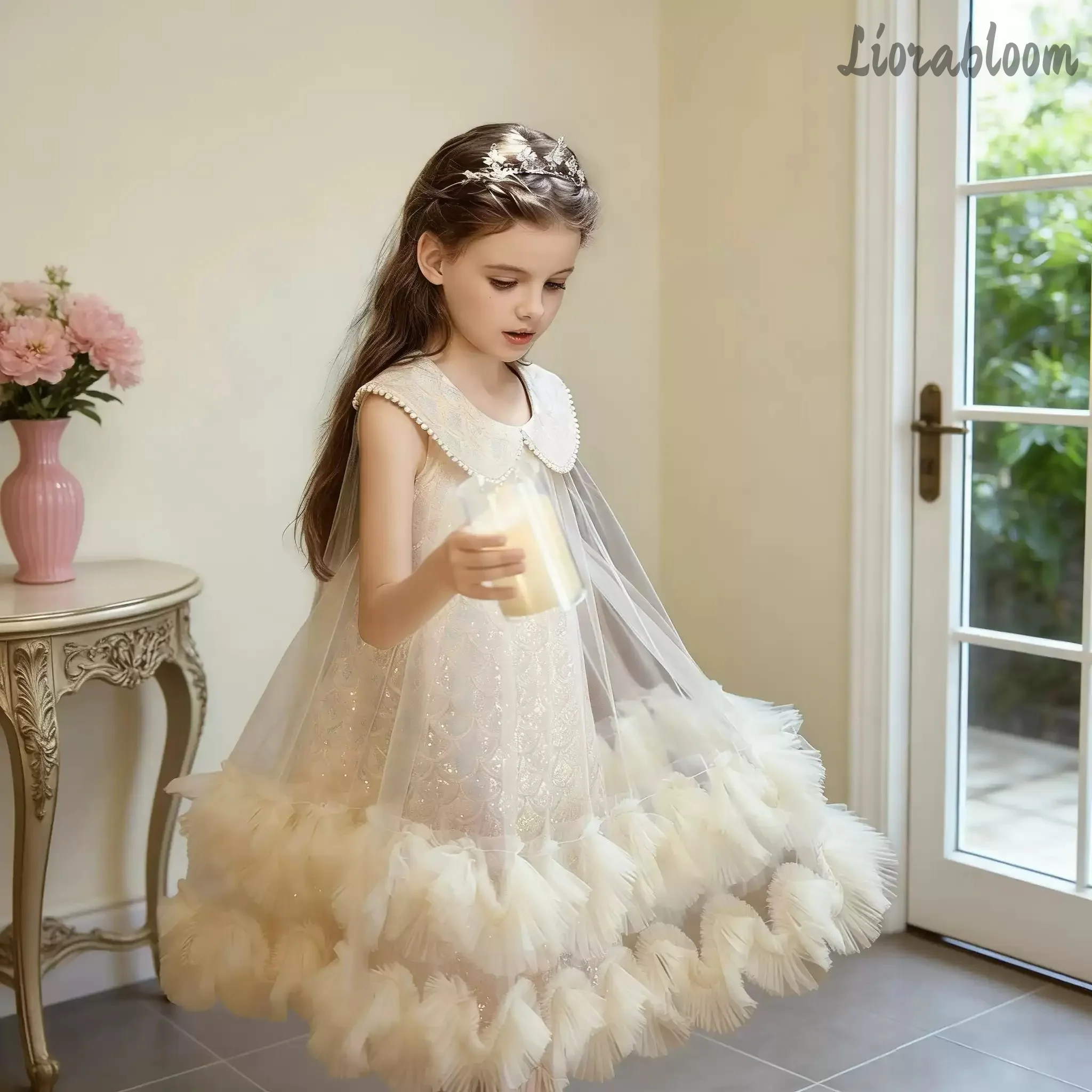 

Girls' Champagne Tulle Dress Voluminous Over-the-Knee Gown Floral Embellished Hem Dress Loose Fit Exquisite Flower Girl Gown