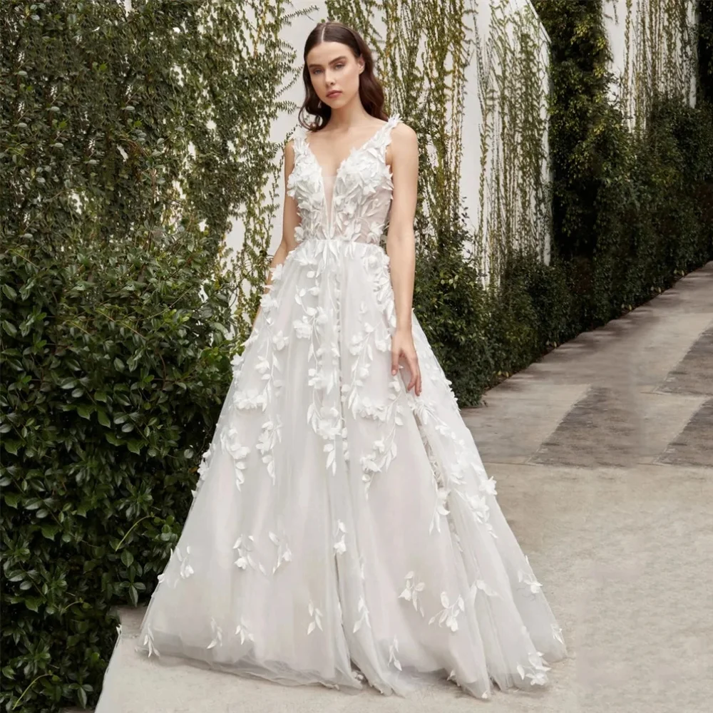 

Elegant Long V Neck Tulle Wedding Dressses Sleeveless with Butterfly Appliques A Line Sweep Train فستان الزفاف