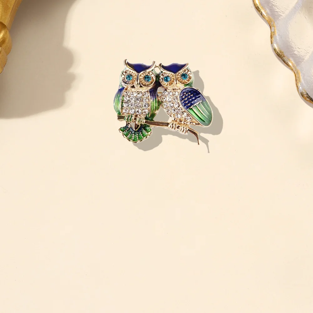 Owl-shaped Brooch Universal Animal Diamond-inlaid Alloy Corsage Pin Trendy Versatile Clothes Scarf Backpack Accessories Brooch image 3