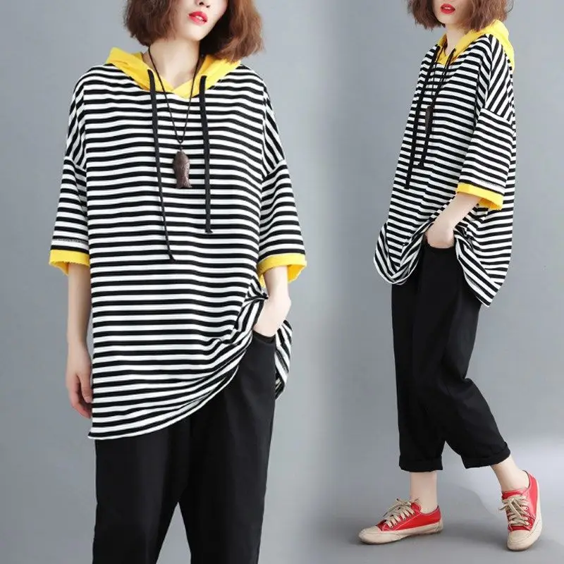 Novedad de verano, camisetas de gran tamaño que combinan con todo, sudaderas informales a la moda, sudaderas con capucha holgadas y empalmadas a rayas, ropa de mujer 2025