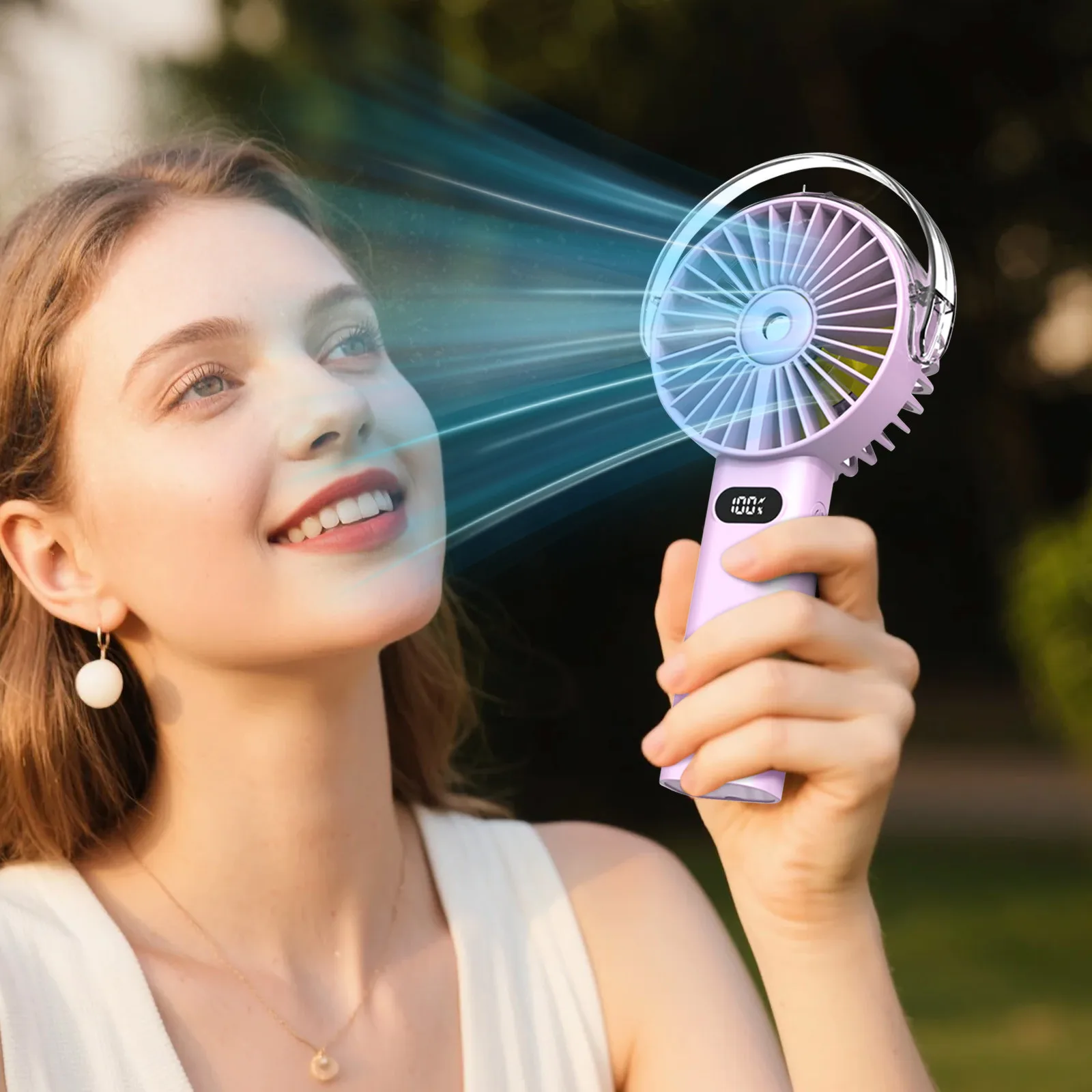 

Портативный уличный ручной вентилятор для запотевания, небольшой персональный вентилятор для запотевания с распылителем воды, крутой для путешествий, пляжа, необходимые летние предметы