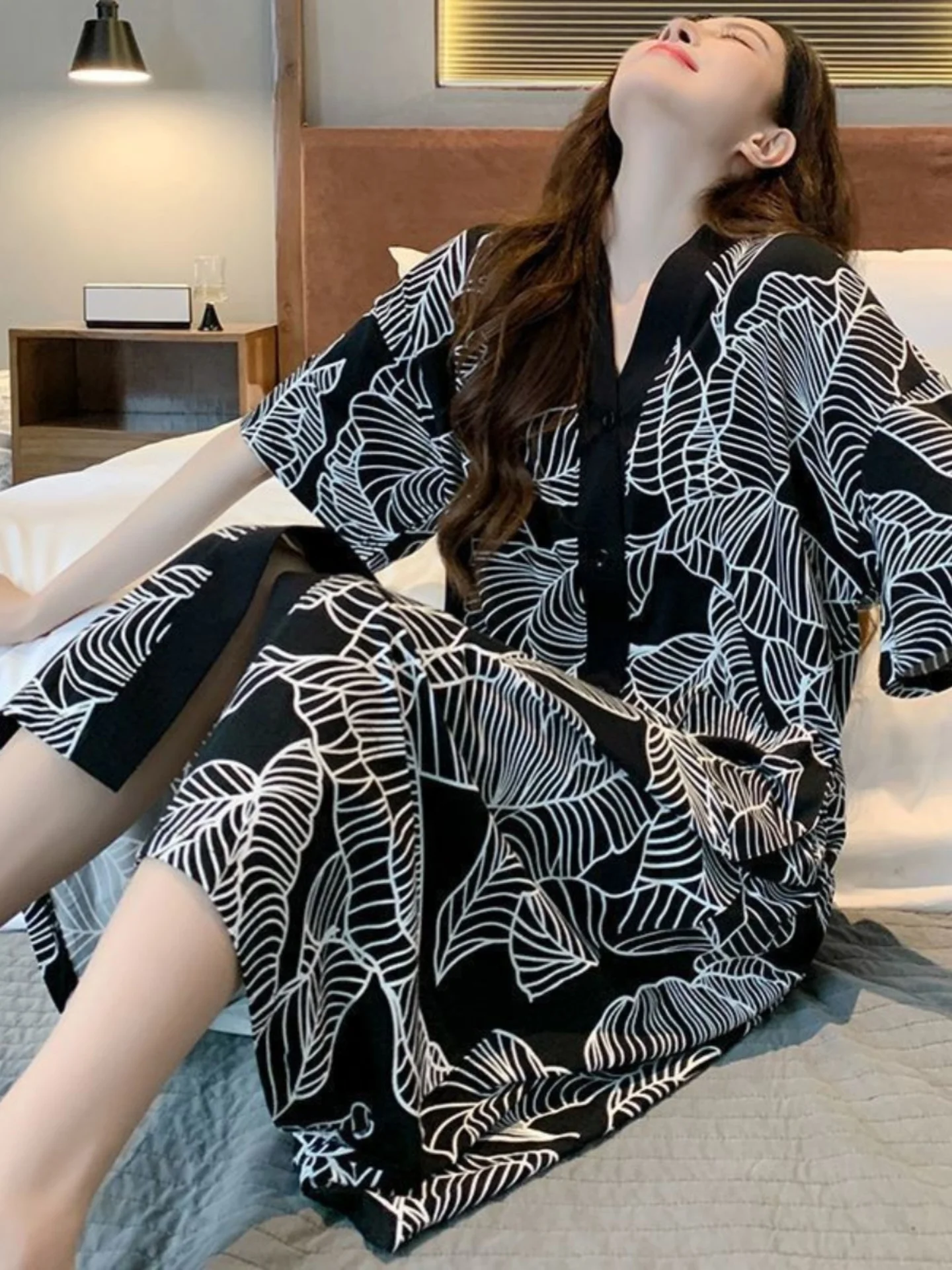 plus Size Ice Silk Sleepwear Summer Mid-Length Short-Sleeve Gown Loose Comfortable Home Clothes V-Neck Single-Buckle Geometry...