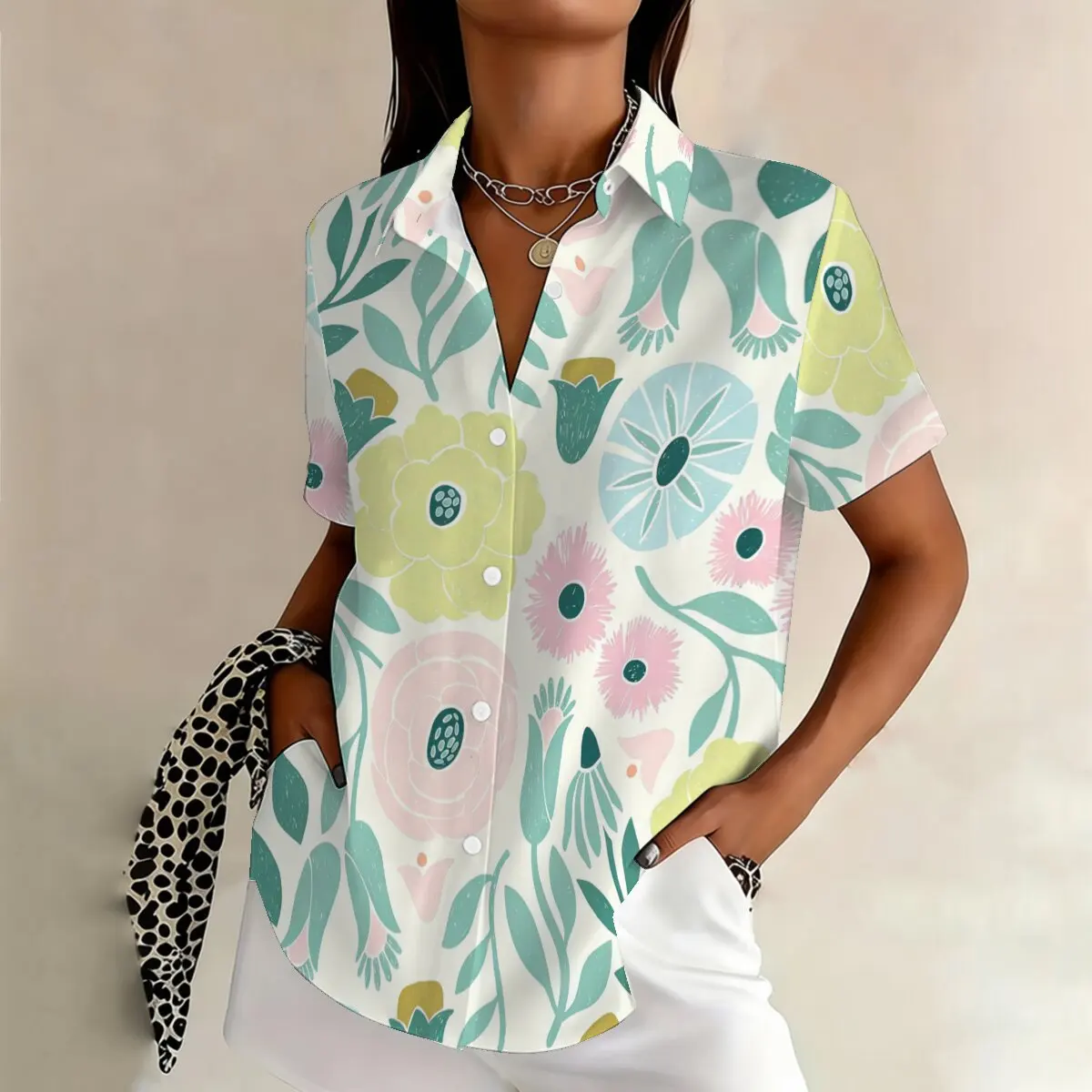 

Plus-size women's short-sleeved shirt with large print, eye-catching and stylish pattern, loose fit, perfect for summer.