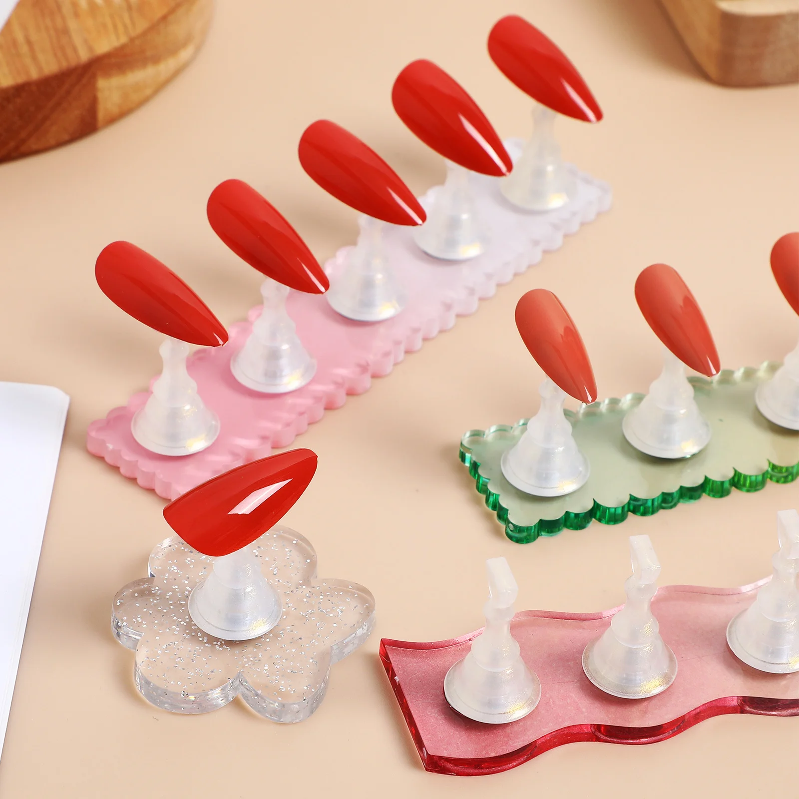 

1 комплект подставки, прочный пластиковый маникюрный инструмент, держатель для дисплея ногтей, клейкая шпаклевка, подставка для рисования, органайзер для накладных ногтей