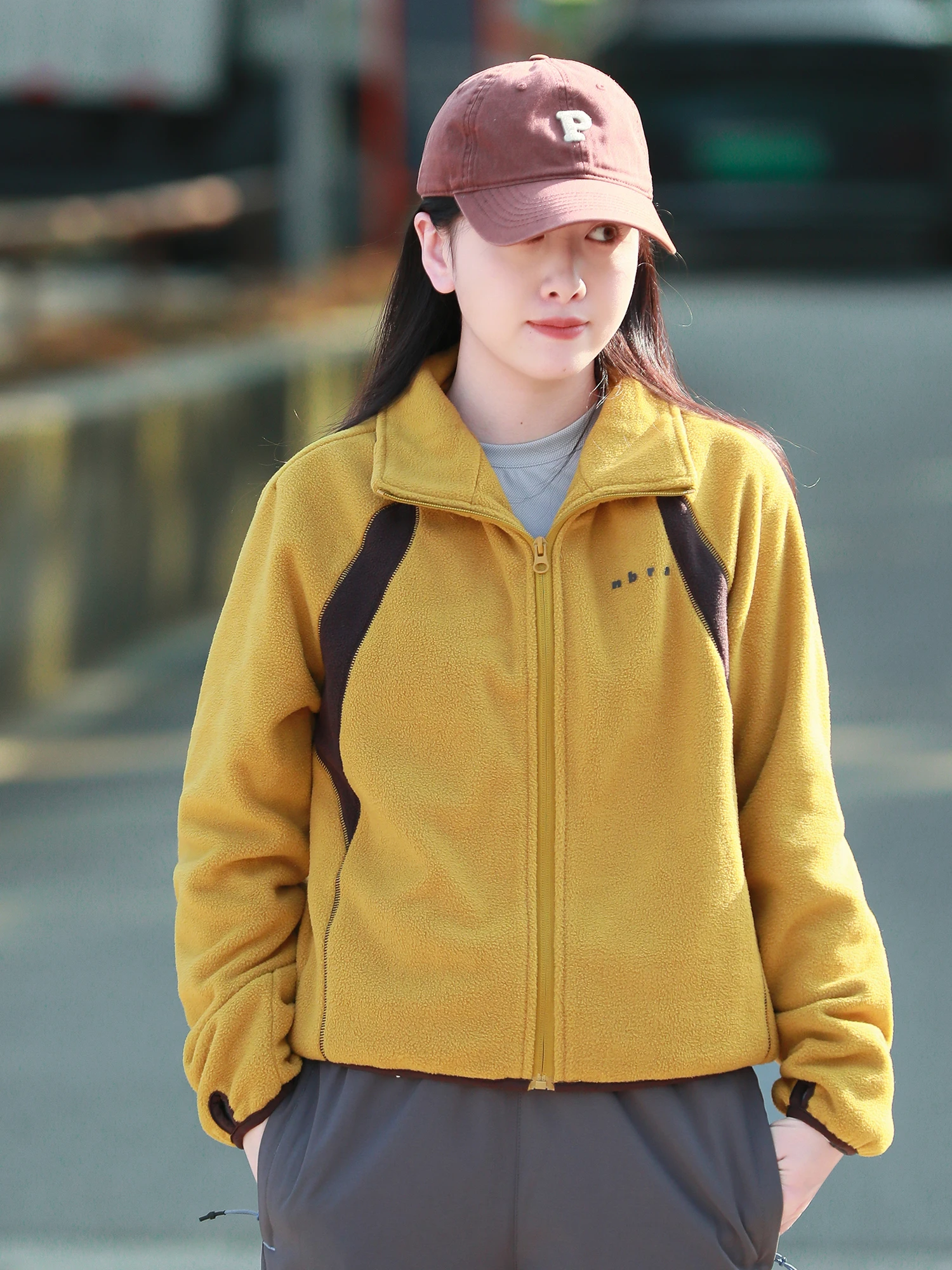 

Весенне-осенняя теплая флисовая куртка-кардиган с воротником-стойкой и цветными блоками для активного отдыха, женская короткая куртка на молнии для походов, модная