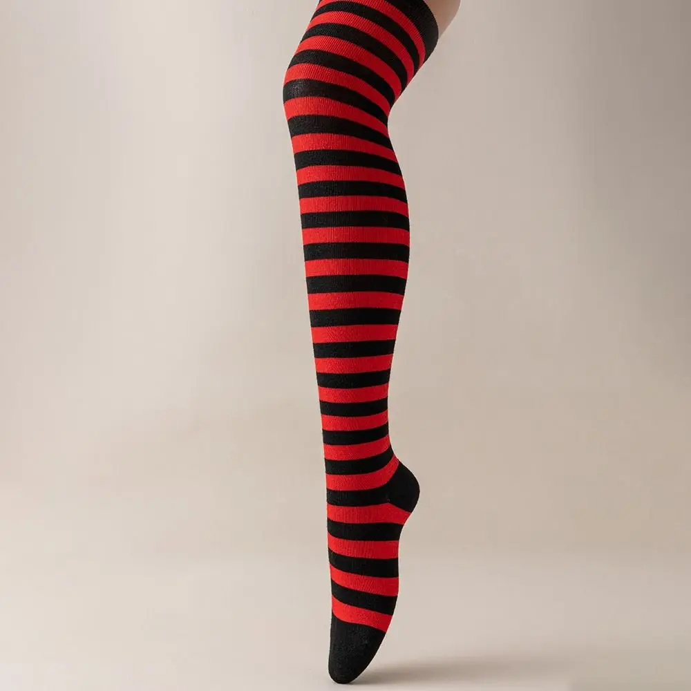 الدفء جوارب مخططة ملونة النمط الياباني امتصاص العرق جوارب طويلة مخططة لينة فوق الركبة فوق جوارب طويلة عيد الميلاد