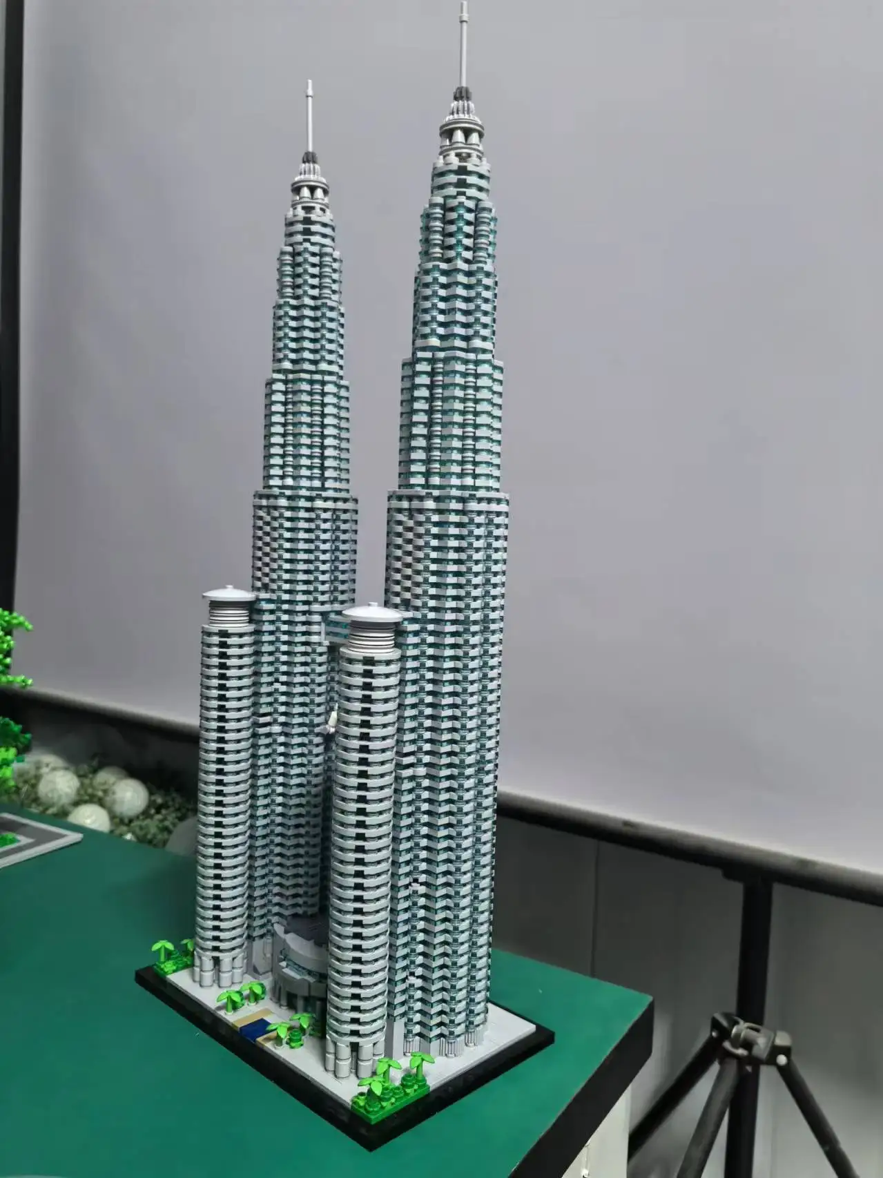 MOC-21046 127129  Dimon Willis Tower 1:800 Scale Building Model Blocks ﻿