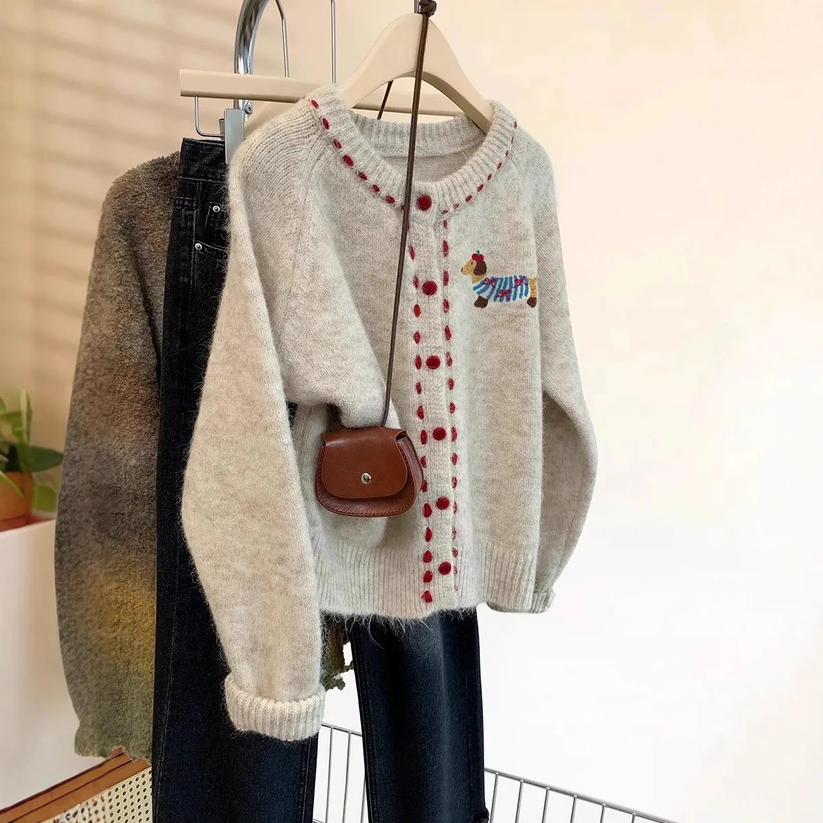 Apricot-Colored Puppy-Print Thickened Crewneck Knit Cardigan Stylish Outerwear Soft and Cozy Sweater Jacket