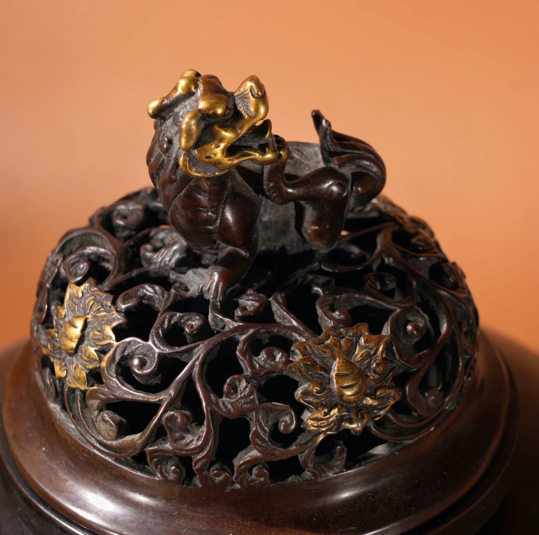 Old Purple Bronze High relief Gilded Chinese Loong pattern Lion statue cover Dragon Ear Three Legged Incense Burner
