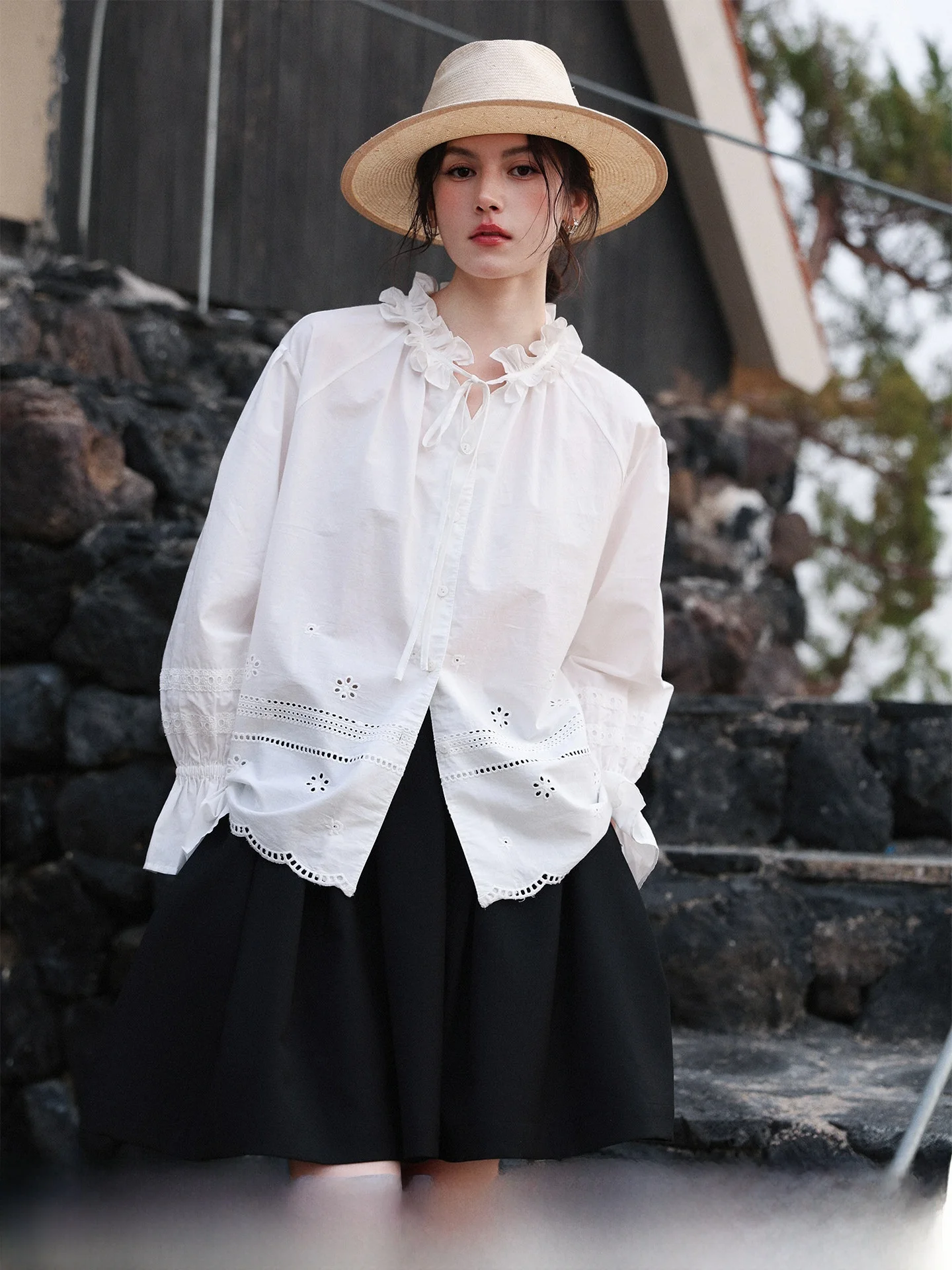 

Женская блузка с вышивкой и ажурным воротником в виде листьев лотоса, французский стиль, свободный крой, хлопок, длинный рукав, дышащая, приятная к телу.