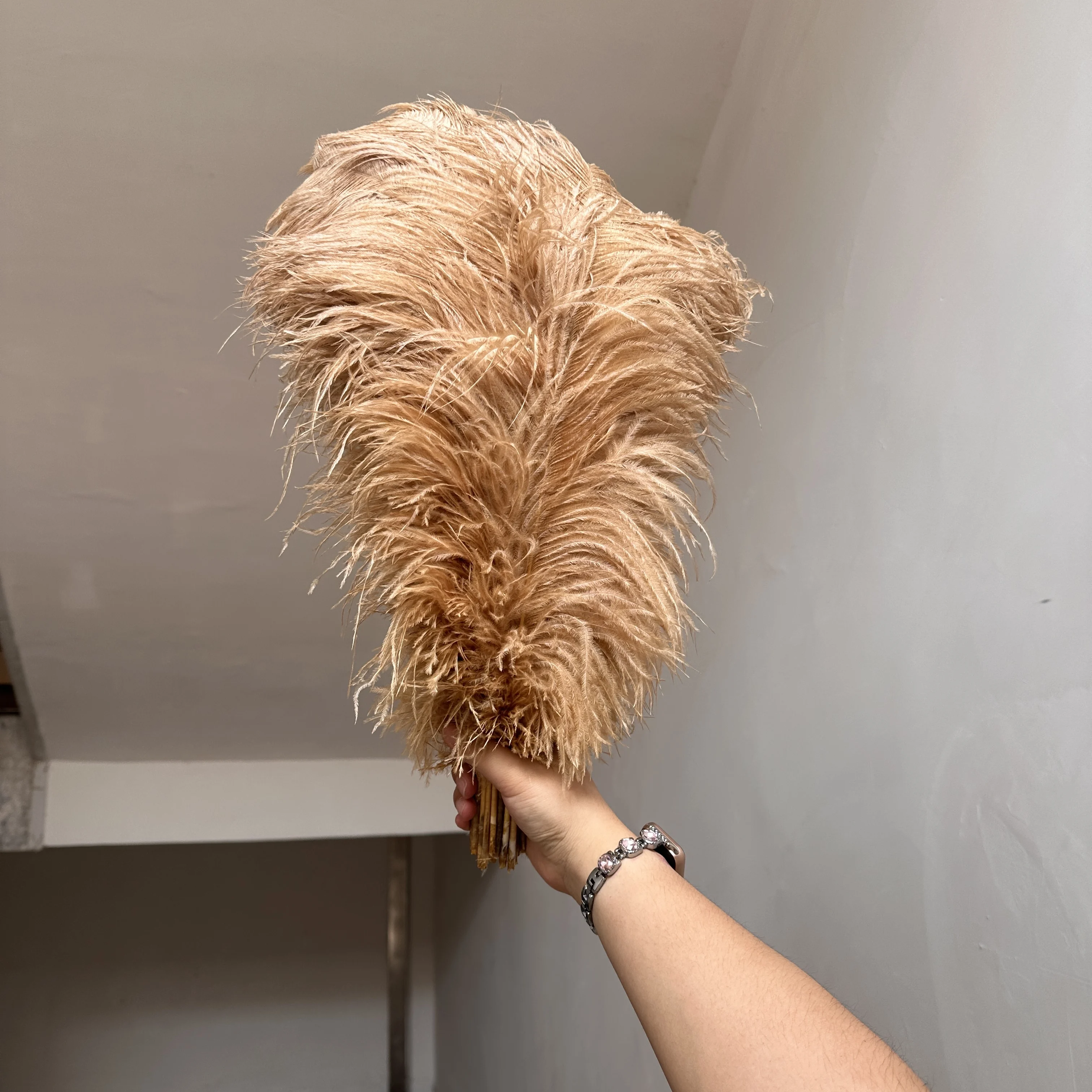 

50Pcs White Ostrich Feathers 45-50cm Fluffy Soft Wedding Decor Party Centerpiece Home Vase DIY Craft Boho Decoration Accessories