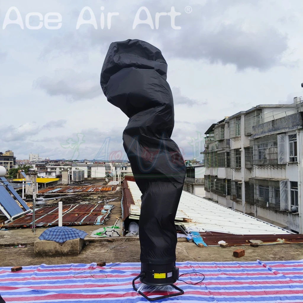 팽창식을 흔드는 불꽃 공기 댄서 춤추는 남자 팽창식 하늘 공기 댄서