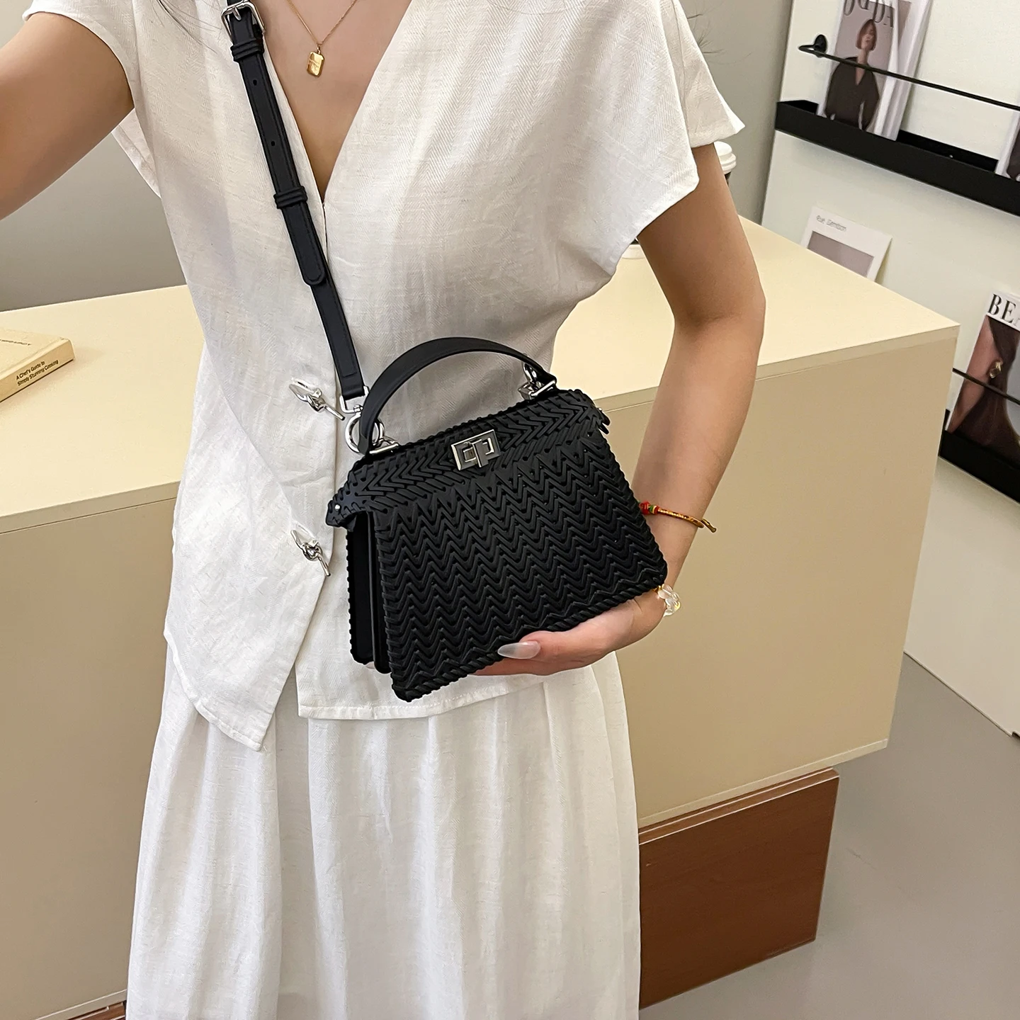 Sac à main en cuir pour femmes, à la mode et élégant, de célèbre marque de luxe de styliste, épaule classique pour le quotidien