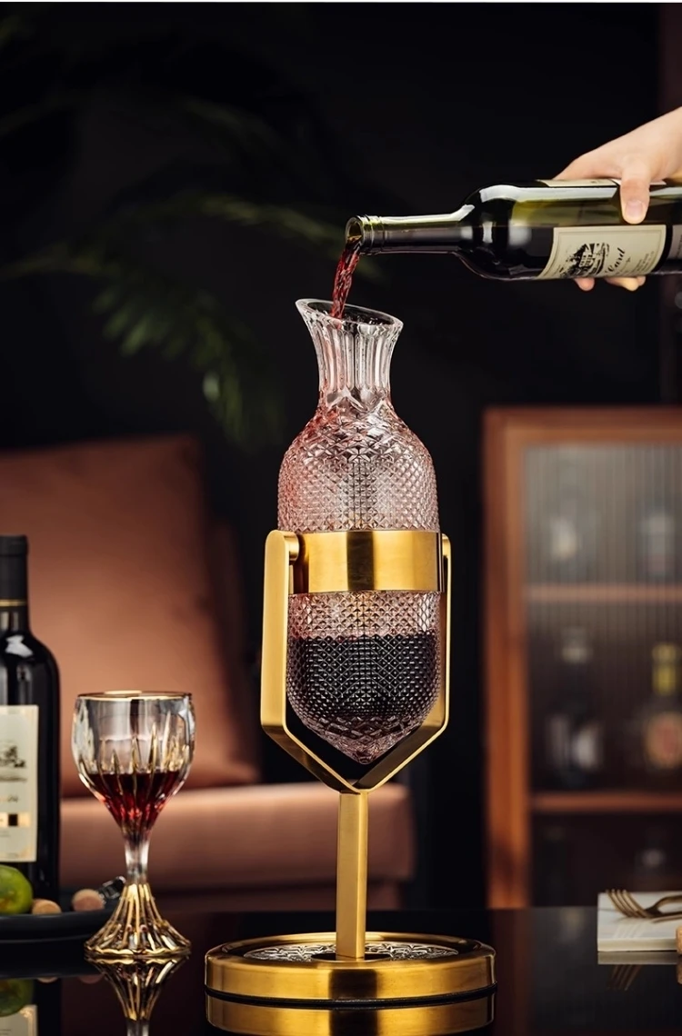 French Style High End Luxury Swing Decanter Creative Wine Dispenser Jug Home Decor Bright Red Wine Glass Crystal Cup Holder Set