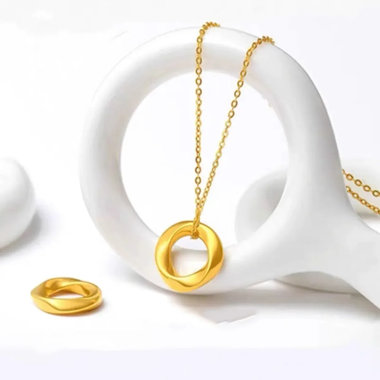 

999 Real Gold Mobius Strip Pendant Necklace, 24k Pure Gold Circle Pendants Clavicle Chain Fine Jewelry Gift for Women