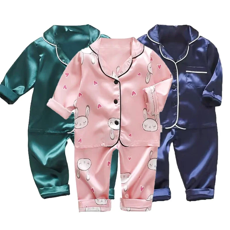 Koreanische Version des Kinder-Pyjama-Sets aus Seidensatin mit langen Ärmeln und Hose, zweiteiliges einfarbiges Cartoon-Set für männliche Babys