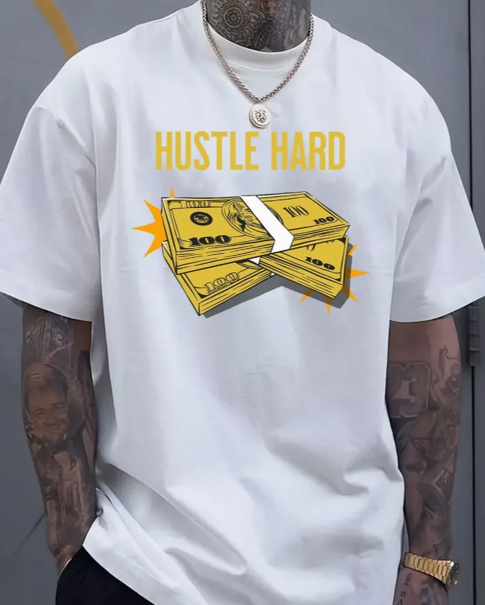 Tee Graphic Print - メンズ オーバーサイズ Tシャツ、大胆な「HUSTLE HARD」マネースタックドル札グラフィック、白と黄色のTシャツ、リラックスしたクルーネック、半袖