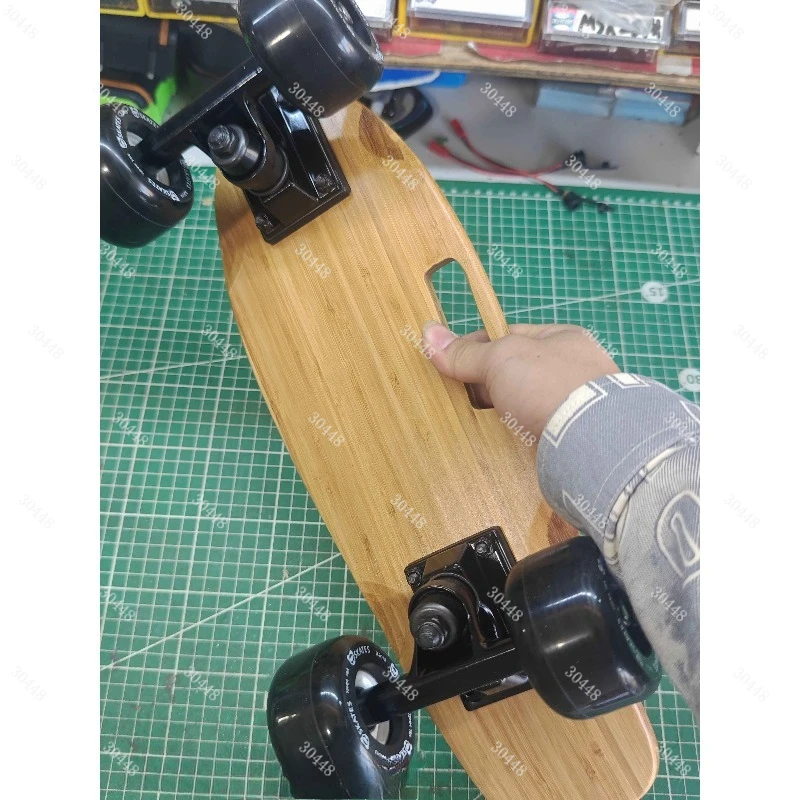 17 Inch Mini Retro Cruiser Skateboard Complete Pocket Board For Kids Adults Travel Commuter Small Plastic Deck 4 Wheels