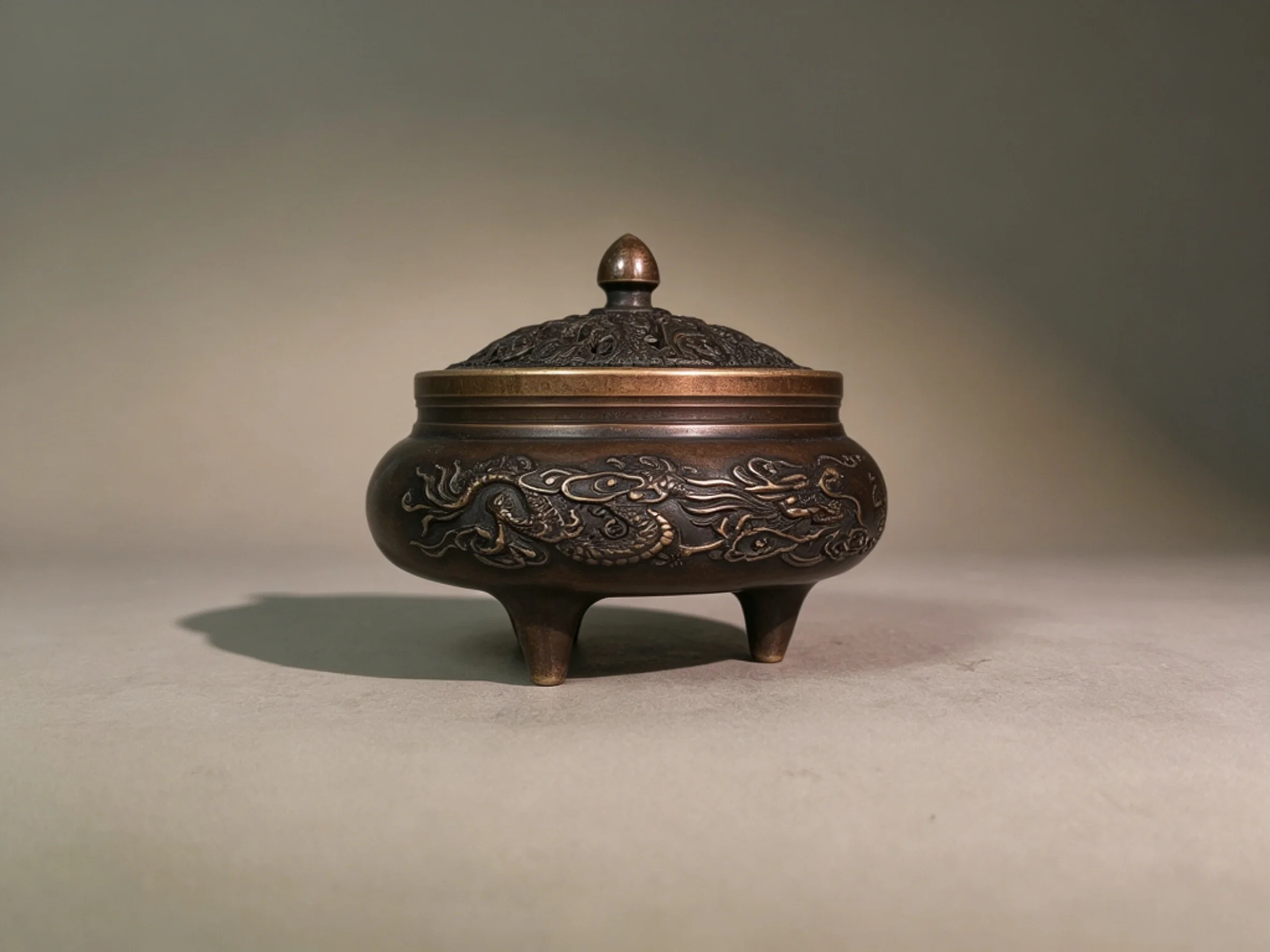Pure Copper Vintage Incense Burner with High-Relief Dragon and Phoenix Pattern, Zen-style Desktop Ornament for Home Indoor Use,