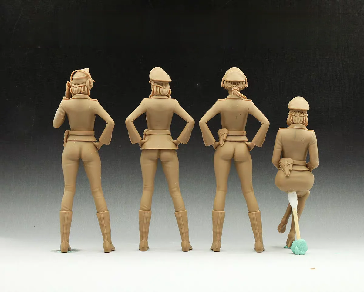 Resin Model Kit 35801 - Beauty Tank Member Group - Collectible 35 Scale Kit view 3