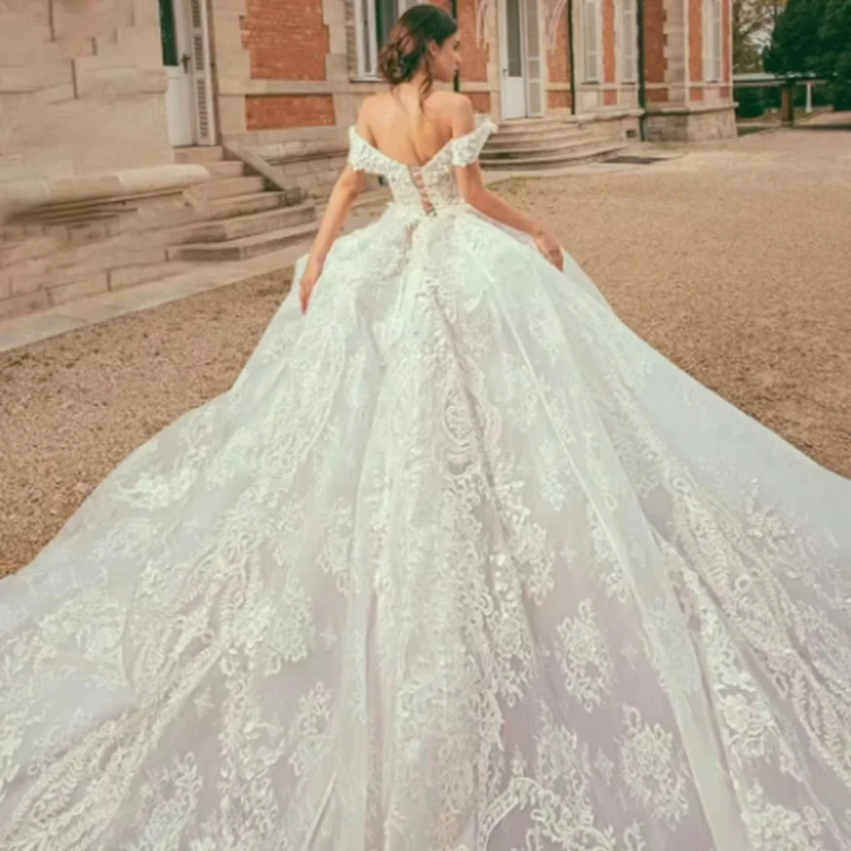 Robe De mariée élégante personnalisée, col bateau, traîne cathédrale, avec des Appliques De princesse, en dentelle, 2025
