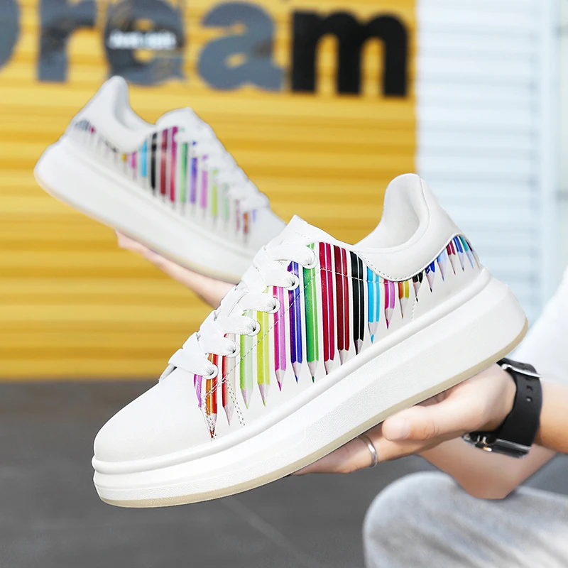 Brightly colored and comfortable sports shoes, with a fashionable design, suitable for daily wear.