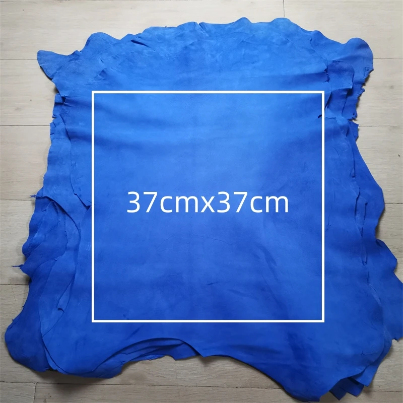 Pelle smerigliata blu cielo da 0.7mm. Pelle primo strato. Tessuto in vera pelle. Fai da te fatto a mano per l\'interno. Intera pelle di pecora