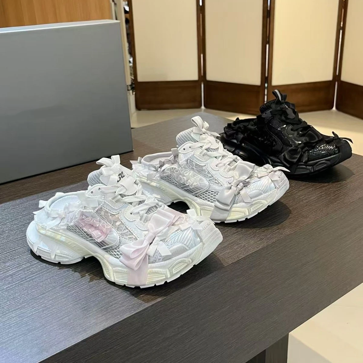 

2025 женские дышащие тапочки Baotou с бантом 3XL, повседневная обувь на толстой подошве для взрослых и девочек, универсальная женская обувь