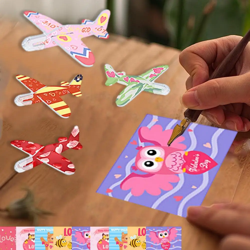 

Kids Airplane Party Favors Kit Valentine's Day Foam Airplane Toy Diy Cartoon Card Kit for School Classroom Pupils Students 30pcs