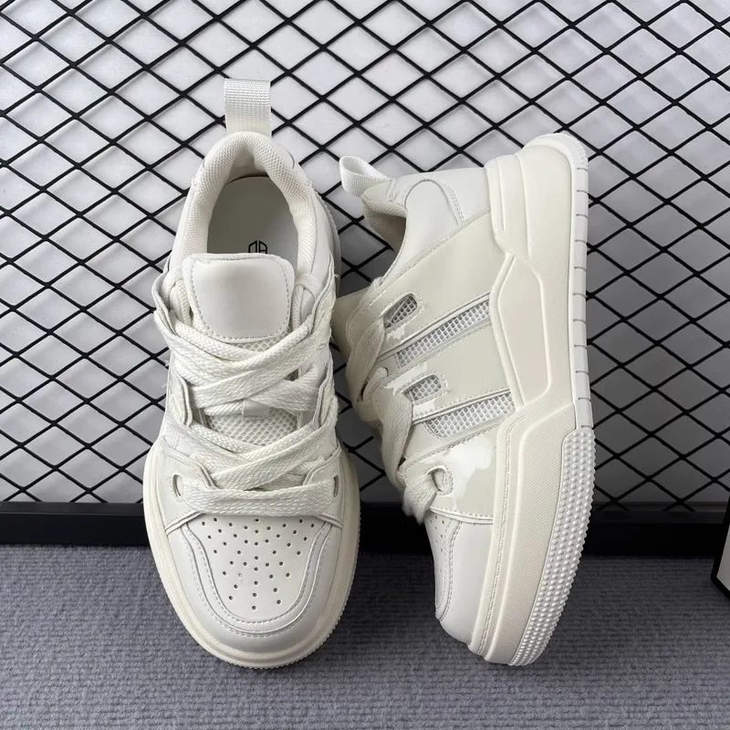 New 2024 Fashion Sneakers Women Lace Up Skateboard Flat Shoes for Women Outdoor Trendy Running Shoes Tennis Jogging Sneakers