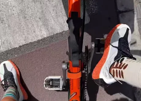 

Couple Outdoor Hiking Patchwork Leather Shoes Travel Thick Sole Multifunctional Casual Sneakers Men's and Women's Running Shoes