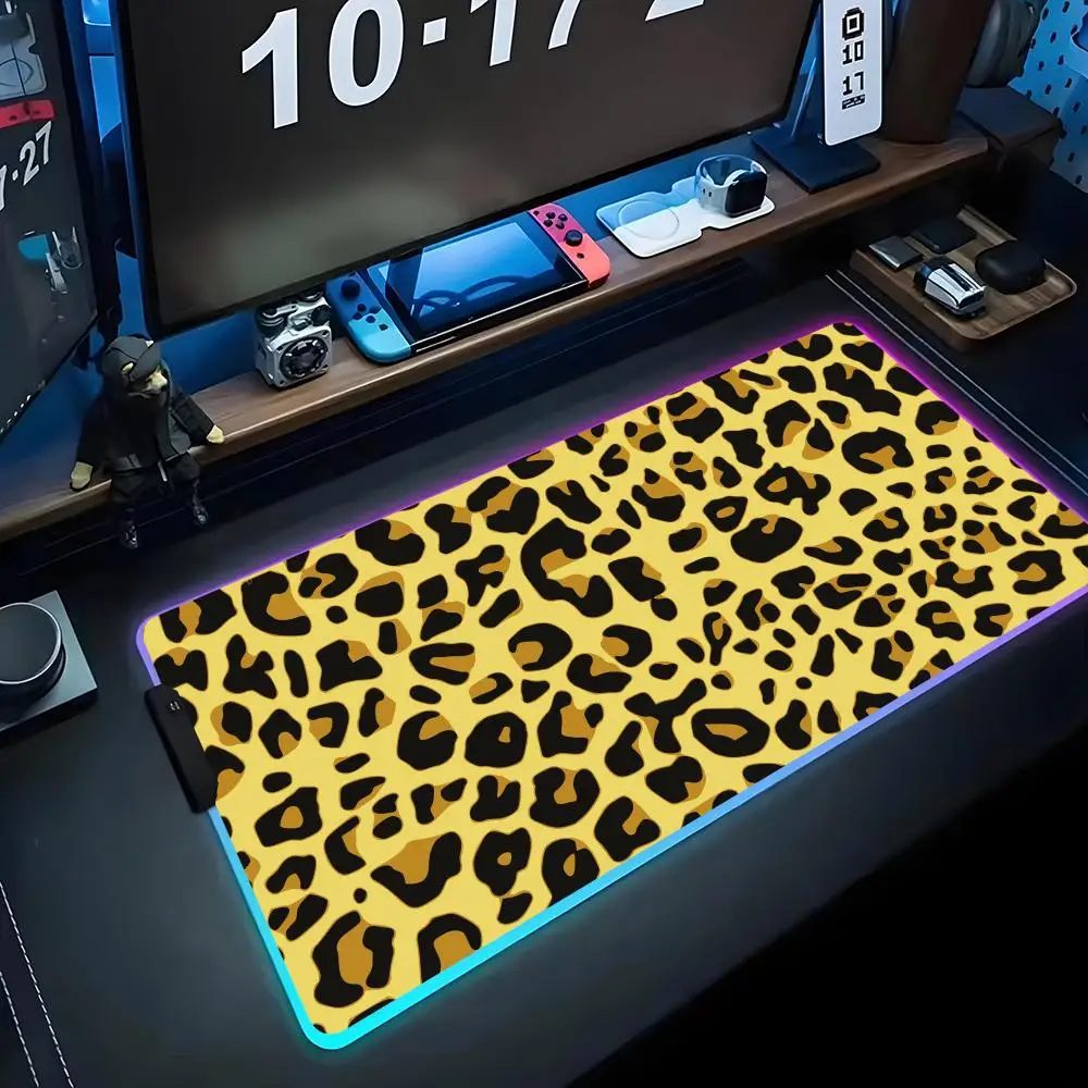 

Leopard Print wallpaper Mouse Pad RGB Gaming Mousepad Big LED Pad PC Desk Mat Luminous Mouse Pad Large Keyboard Mats Table Rug