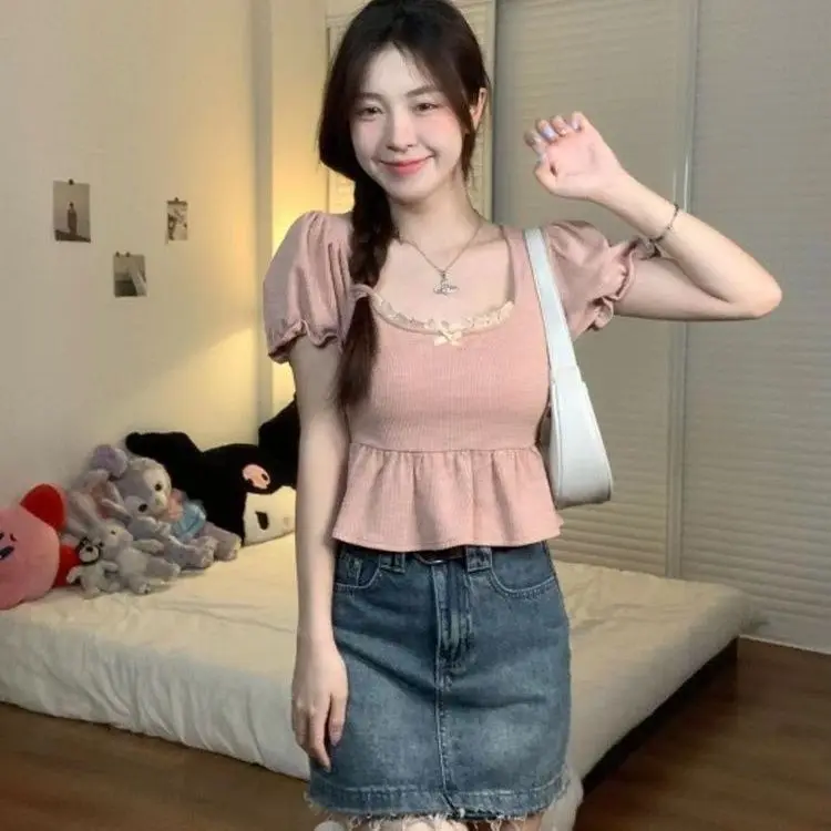 New Lace Square Collar Sweet Design Puff Short-sleeved Shirt Makes You Look Slim and Waist-hugging