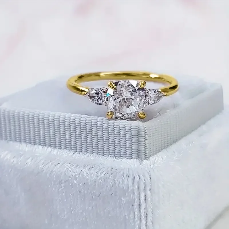 2026 European and American Elegant Four Claw Zircon Ring Simulation Wedding  Micro Set Fashion Personalized Jewelry