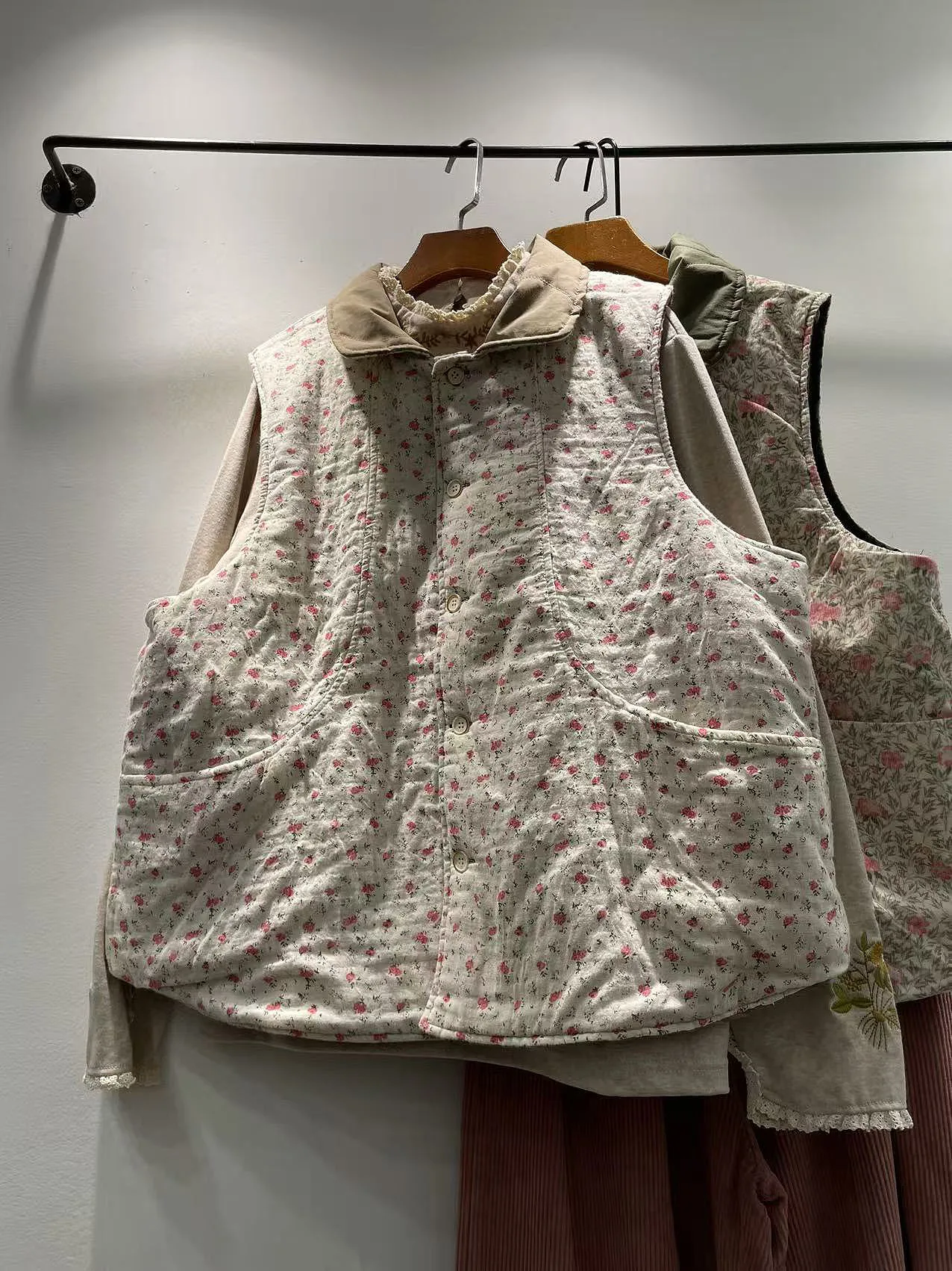 

Autumn Winter Floral Print Doll Collar Cotton Warm Vest Women's Two-Sided Wearable Cotton Blend Faionable Crop Top