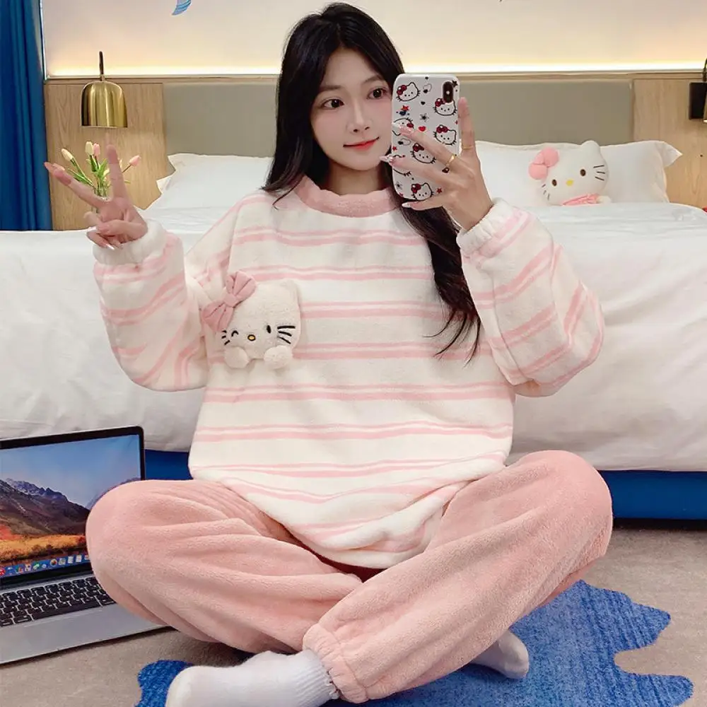 Nette Hallo Kitty Frauen Warme Flanell Pyjamas Set Kawaii Weibliche Winter Verdicken Hause Kleidung Mädchen Cartoon Verdicken Nette Tops Hosen