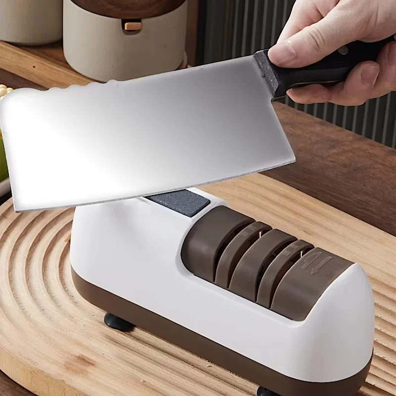 Affilacoltelli Elettrico a 4 F - Kitchen Gadgets Essential recensione e prezzo
