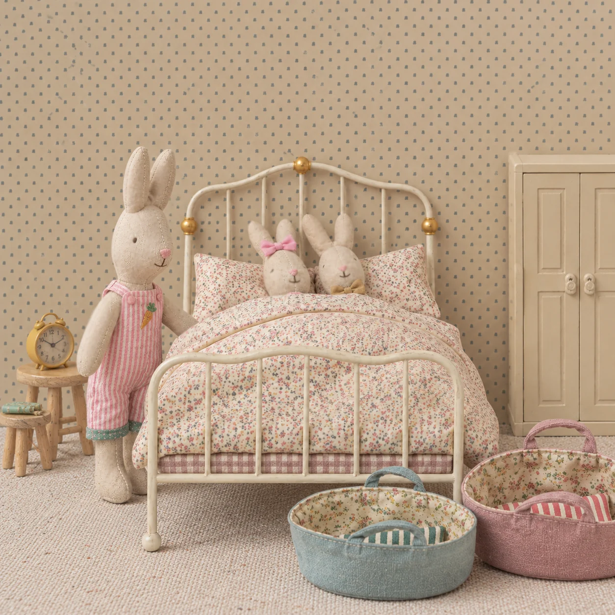 Handmade Linen Bunny Doll with Fabric Basket, Cute Rabbit Plush Toy, Nordic Style Nursery Decor, Soft Cloth Doll Gift