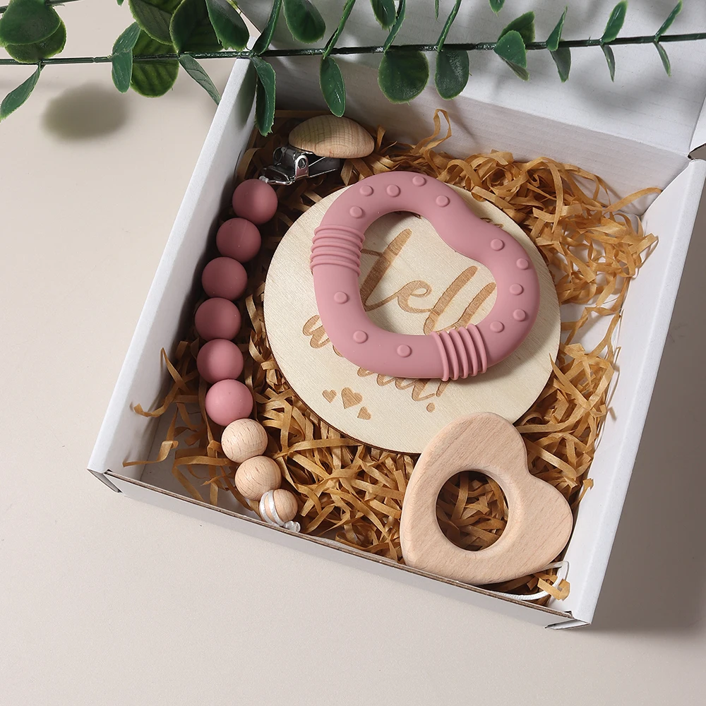 2025 Baby Gift Set Teething Toy Gift Box Pacifier Chain Dummy Clip Infant Essentials Memory Milestone Props Newborn Soothing