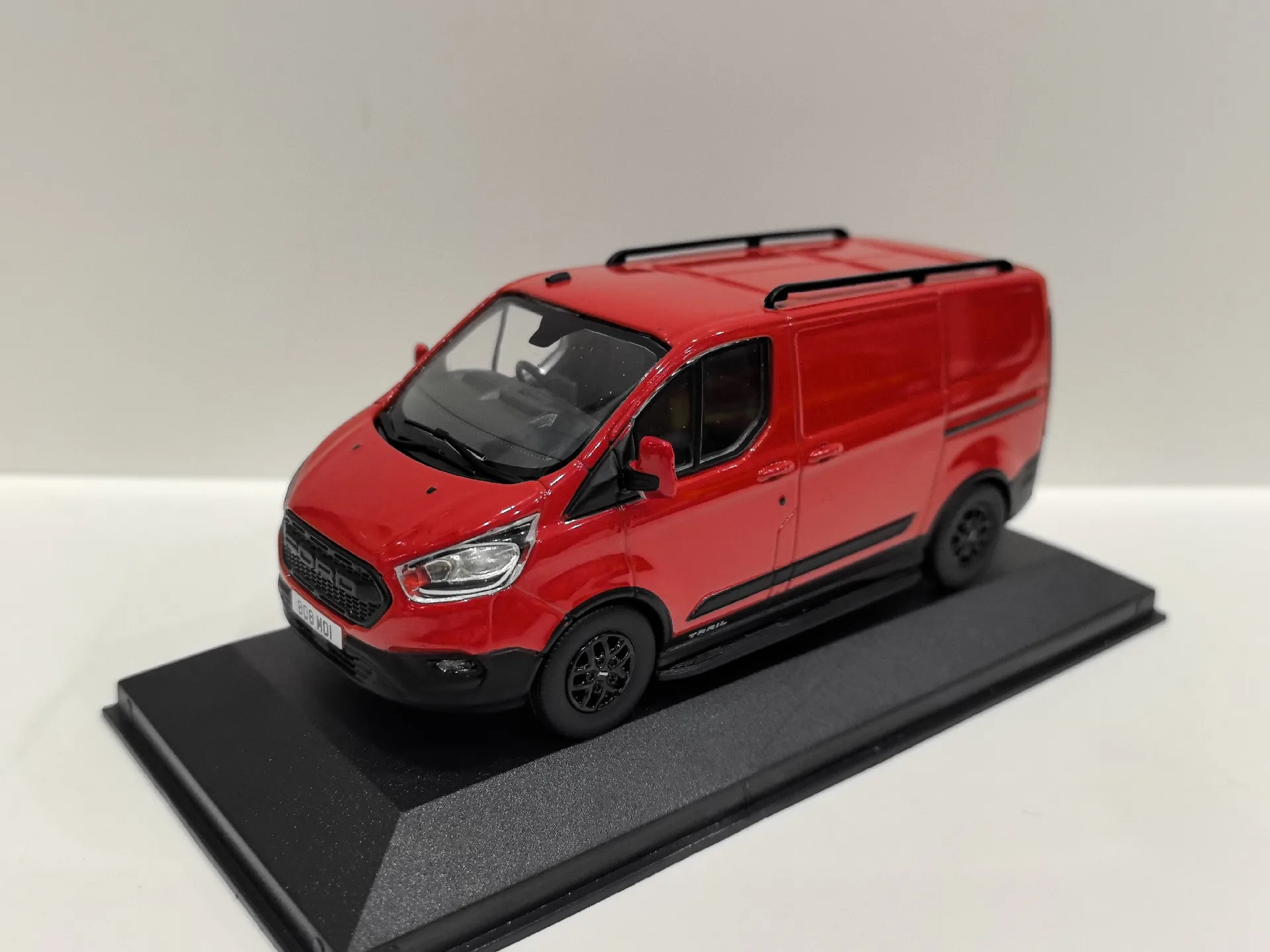 

Diecast CORGI Paparazzo 1/43 Scale FORD Transit Custom Alloy Car Model Collectible Toy Gift Souvenir Display Ornament