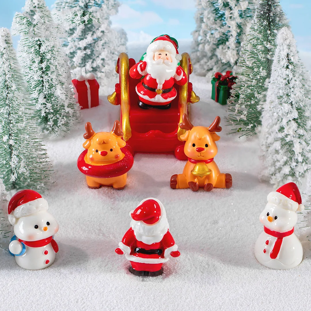 MIni Cartoon Santa Claus Snowman Resin Ornaments Miniature Scene Layout Creative Christmas Ornaments Holiday Party Decoration